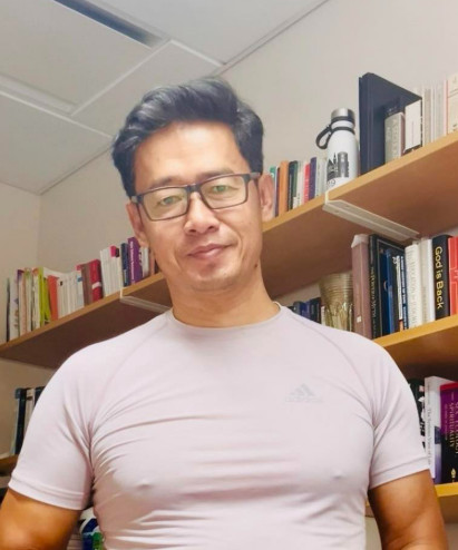 Prof. Dr. Devinder Thapa